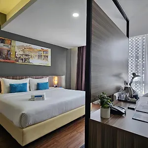 Hotel Days & By Wyndham Fraser Business Park Kl